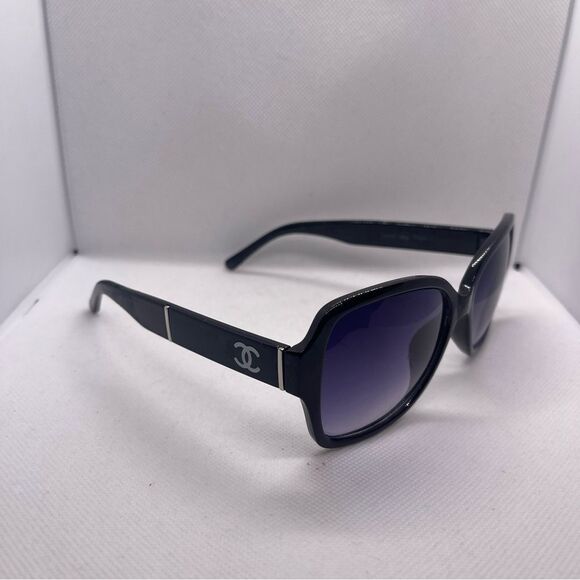 Chanel Women’s Oversized Polarized Square CC Monogram Sunglasses - Picture 13 of 13